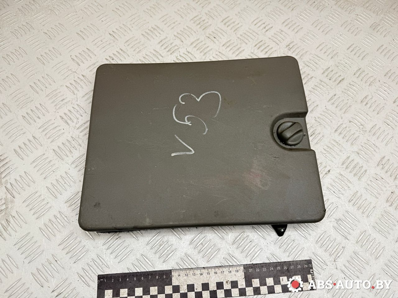 ящик под инструменты Mitsubishi Pajero 3 поколение 2002, 3.2 л., дизель, МКПП, внедорожник 3 дв., полный привод, MR402260 - фото №1