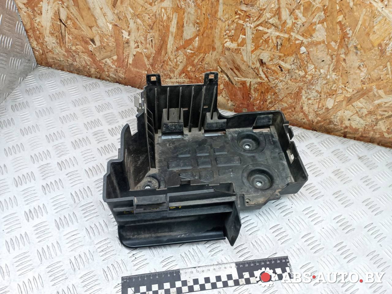 полка аккумулятора Renault Laguna 2 поколение 2005, 1.8 л., бензин, МКПП, хетчбэк 5 дв., передний привод, 8200183327, 8200183327B - фото №1