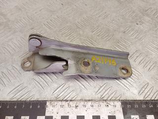 петля капота правая Mitsubishi Pajero 3 поколение 2002, 3.2 л., дизель, МКПП, внедорожник 3 дв.