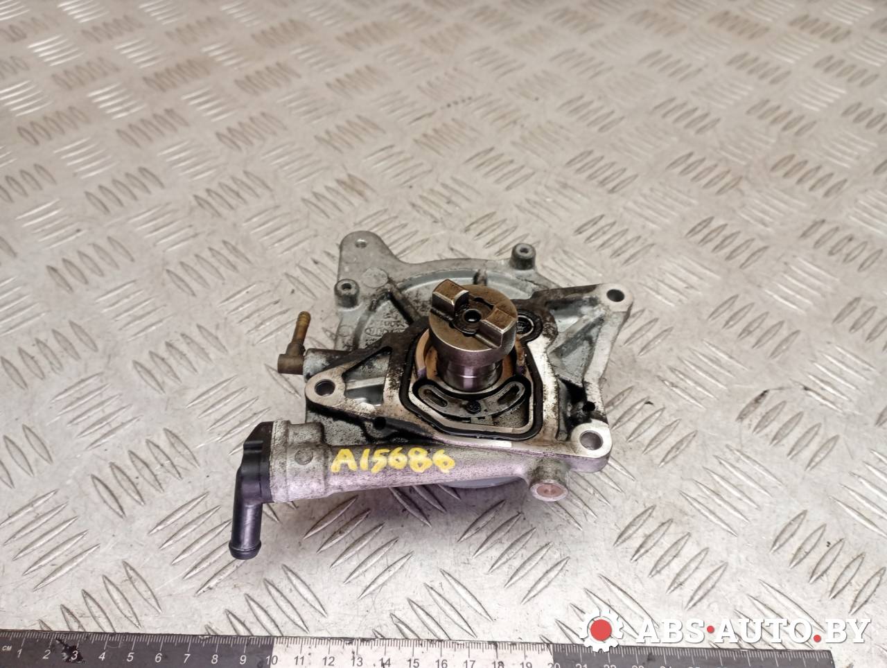 насос вакуумный Kia Sorento 2 поколение 2010, 2.2 л., дизель, МКПП, полный привод, правый руль, 288102F000 - фото №1