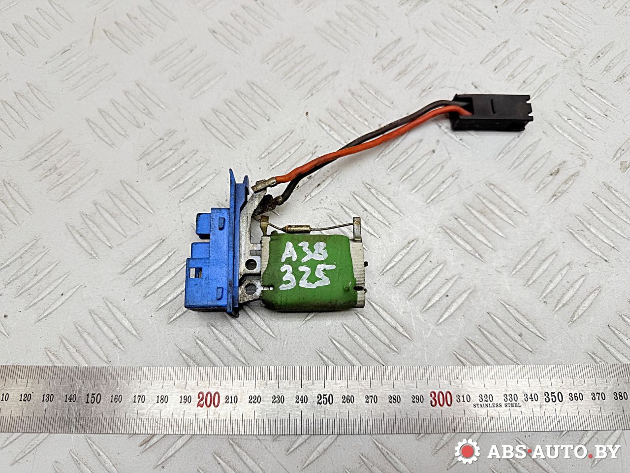 сопротивление печки Opel Vectra B 1997, 2.0 л., Y 20 DTL, дизель, МКПП, 655299K, 90568693 - фото №1