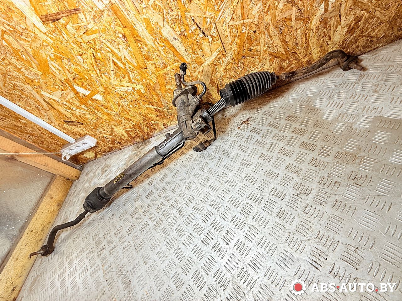 рулевая рейка Ford Galaxy 1 поколение 1998, 1.9 л., дизель, МКПП, минивэн, 7M1422055K, 7M1422061D, 7M1422061DX, 7M1422061H, 7M1422061J, 7M1422061K, 95VW3503AK, 1007192, 1007219, 1012663, 1047937, 1064066, 1092384, 7295019, 7406662, 95VW3503AE, 95VW3503AG, 95VW3503AH, 95VW3503AJ, 95VW3503AL, R95VW3503AK, 110145, HNQ2630GQ, HNQ2630KW, R2630, R26301NW, R26301RB, JRP139, JRP220, 401N10190Z, 8001554 - фото №1