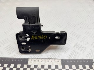 замок капота Volkswagen Touareg 1 поколение 2006, 3.0 л., BKS, дизель, АКПП, внедорожник 5 дв., полный привод, 6Q0823480B