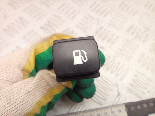 кнопка открытия лючка топливного бака Citroen C4 Picasso 1 поколение 2011, 1.6 л., 9HR (DV6C), дизель, МКПП, правый руль, 68767, 96530658XT