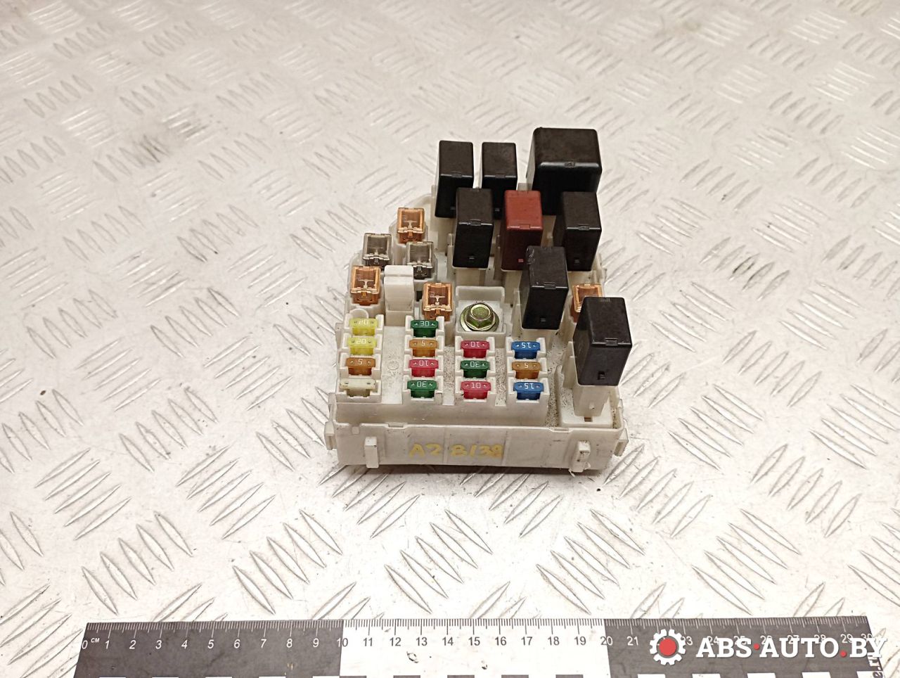 блок предохранителей Toyota RAV4 2 поколение (XA20) 2003, 2.0 л., 1CD-FTV, дизель, МКПП, внедорожник 5 дв., 8272142020 - фото №1