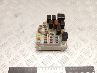 блок предохранителей Toyota RAV4 2 поколение (XA20) 2003, 2.0 л., 1CD-FTV, дизель, МКПП, внедорожник 5 дв., 8272142020