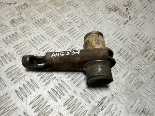 кронштейн крепления торсиона Hyundai Terracan 1 поколение HP 2003, 2.9 л., дизель, МКПП, внедорожник 5 дв., полный привод, 54202H1100