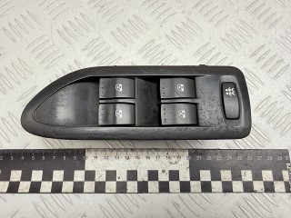 блок управления стеклоподъемниками Renault Laguna 2 поколение 2002, 1.9 л., F9Q 750, дизель, МКПП, хетчбэк 5 дв., передний привод, 26515