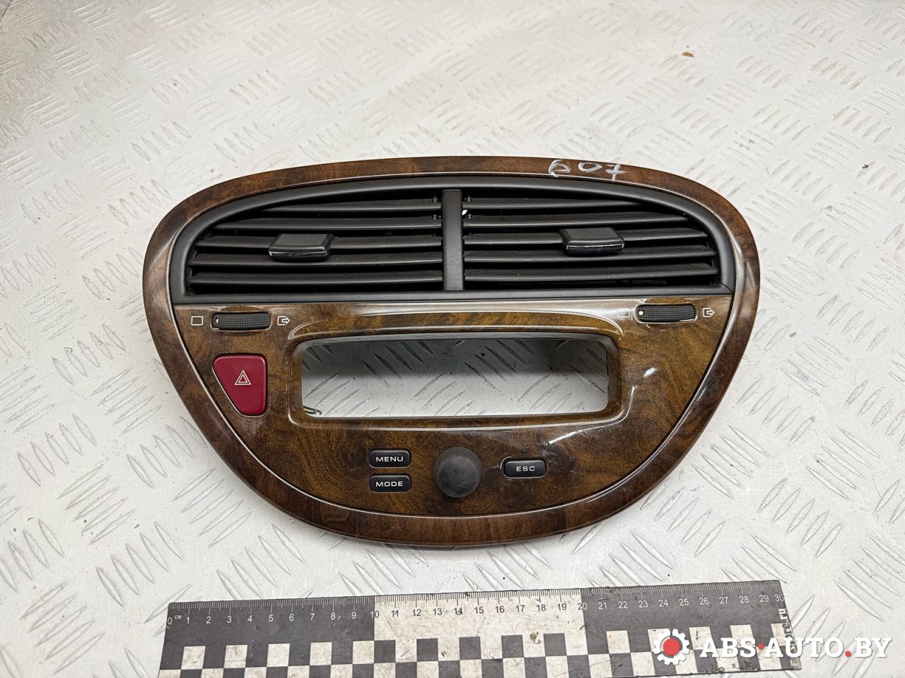 рамка под магнитолу Peugeot 607 1 поколение 2002, 2.2 л., 3FZ (EW12J4), бензин, МКПП, седан, 9633544077, 9629444477, 9639916877 - фото №1