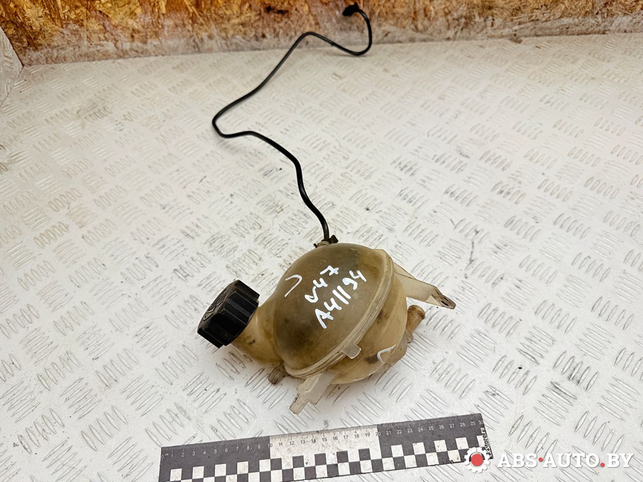 бачок расширительный Peugeot 308 T7 2010, 1.6 л., 9HX (DV6ATED4), дизель, МКПП, 1323AH, 106CA0401AZ, 1323A3, 8681161680, 1306E4 - фото №1