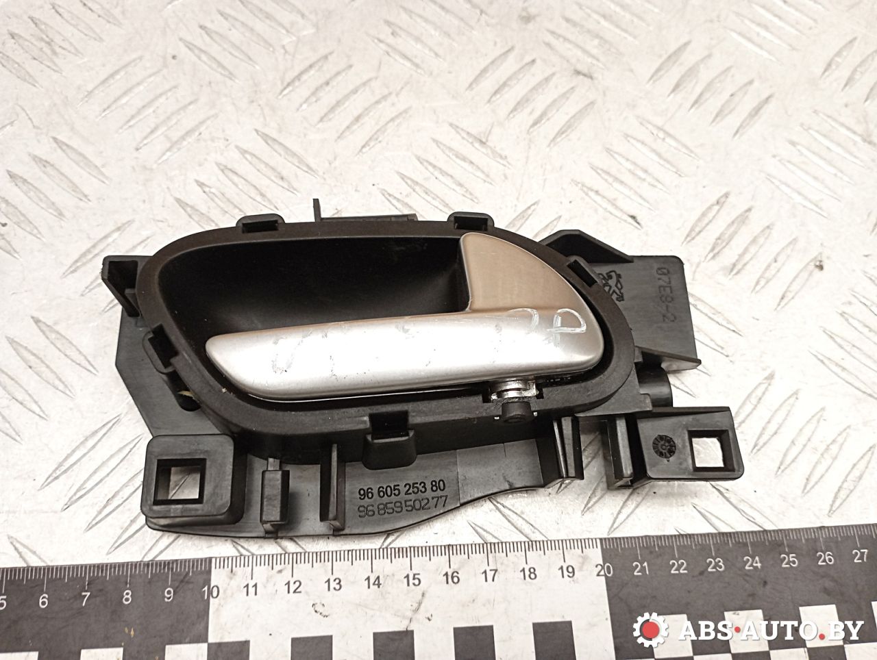 ручка внутренняя задняя правая Citroen C5 2 поколение 2008, 2.0 л., дизель, МКПП, седан, 9660525380, 9685950277 - фото №1