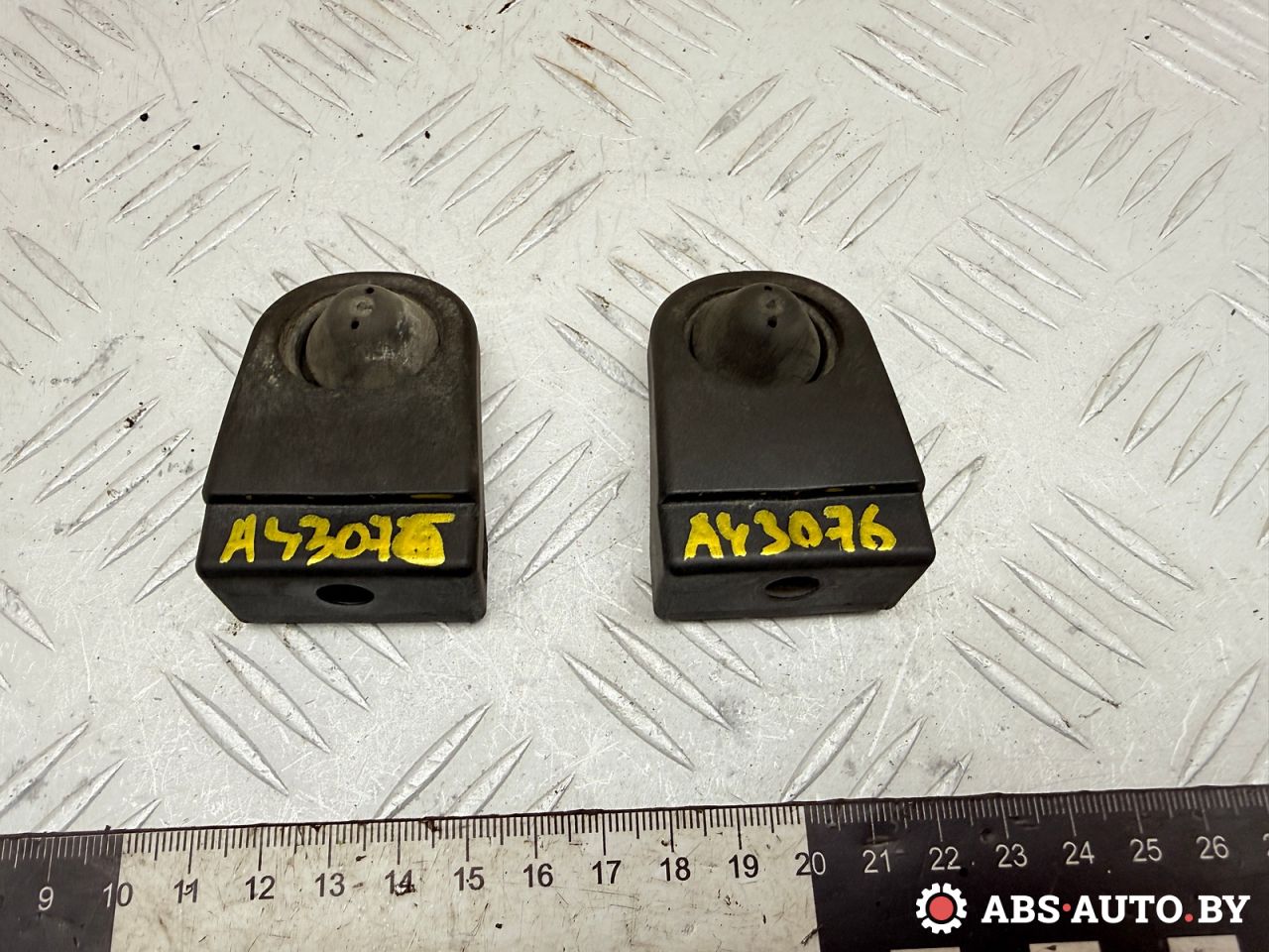 кронштейн радиатора Peugeot 307 1 поколение 2004, 2.0 л., МКПП, хетчбэк 5 дв., 9628677880 - фото №1