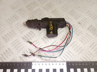 активатор (привод) замка двери Toyota RAV4 1 поколение (XA10) 1995, V03980599