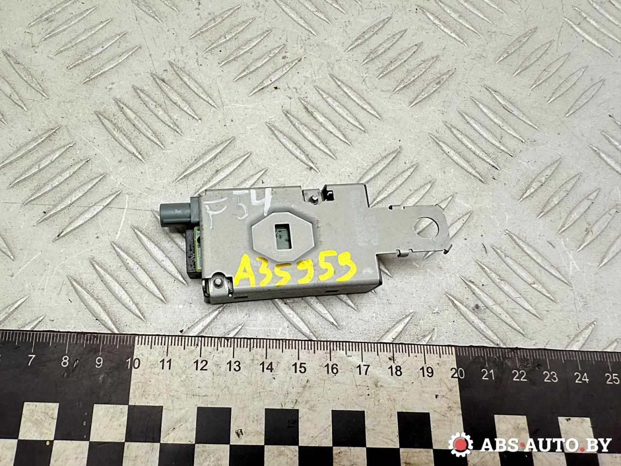 усилитель антенны Peugeot 5008 1 поколение 2013, 1.6 л., дизель, робот, правый руль, 9664378080 - фото №1