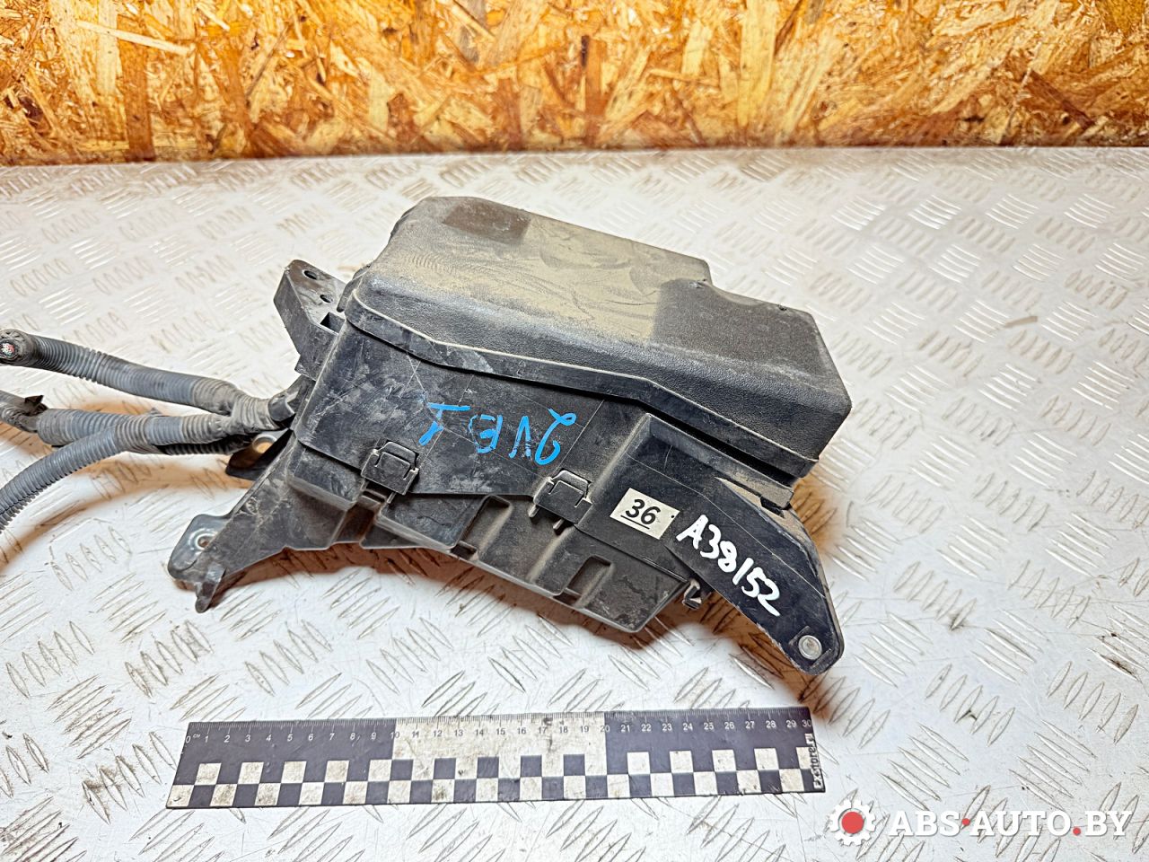 блок предохранителей Toyota RAV4 3 поколение (XA30) 2007, 2.2 л., 2AD-FTV, дизель, МКПП, внедорожник 5 дв., 8266242190 - фото №1