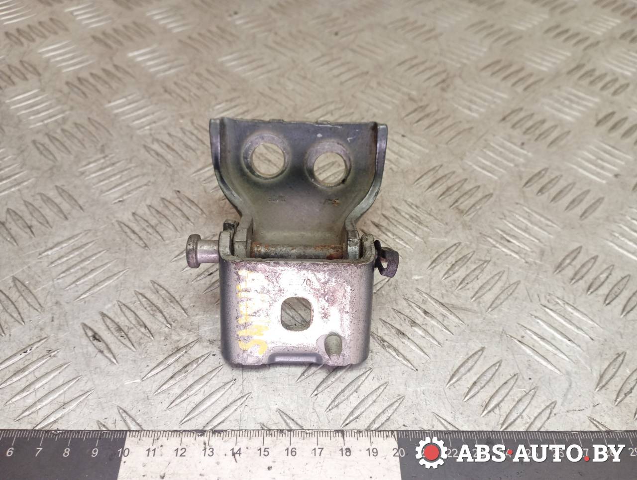 петля двери Citroen C4 1 поколение 2006, 1.6 л., бензин, МКПП - фото №1