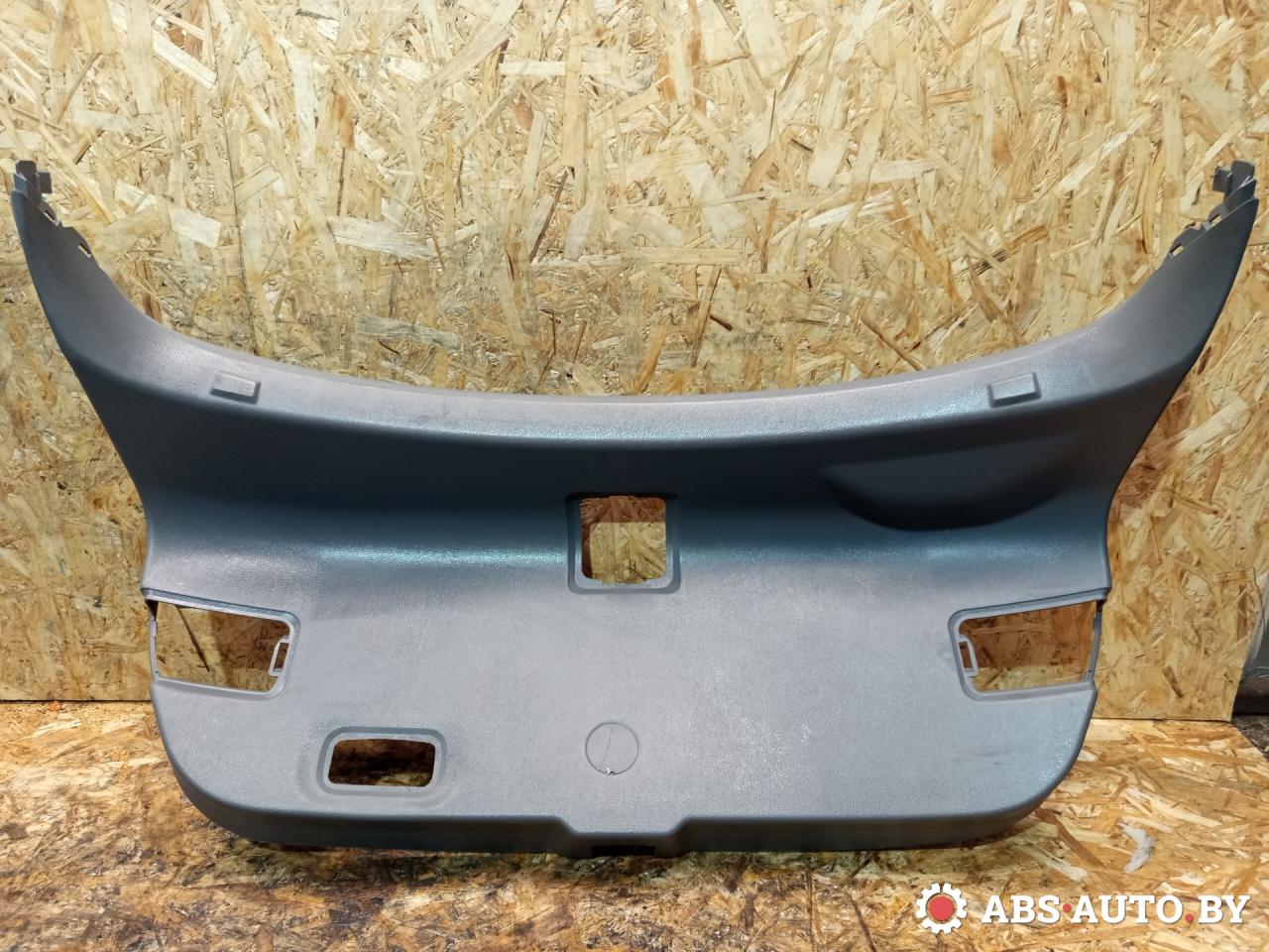 обшивка крышки багажника Mazda 6 GG 2003, 2.0 л., бензин, МКПП, правый руль, GJ6J68960 - фото №1