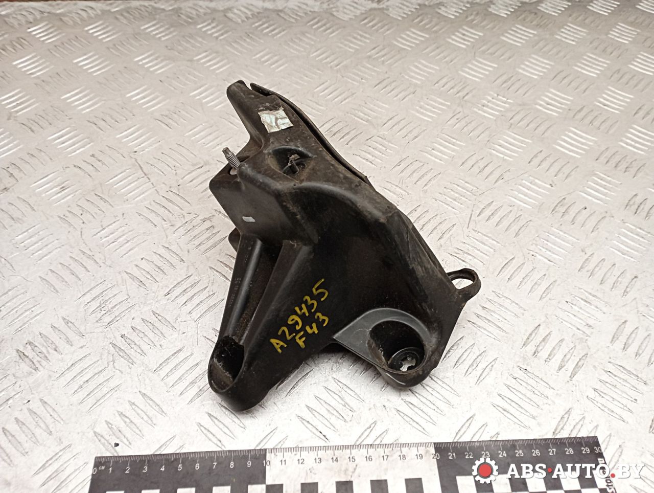 Крепление бампера заднего Peugeot 3008 1 поколение 2011, 1.6 л., дизель, робот, передний привод, правый руль, 9683195680 - фото №1