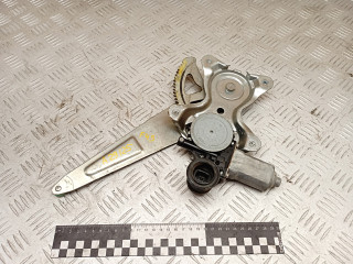 стеклоподъемник электрический задний правый Toyota RAV4 2 поколение (XA20) [рестайлинг] 2005, 2.0 л., 1CD-FTV, дизель, МКПП, внедорожник 5 дв., 8572032150, 0621009521