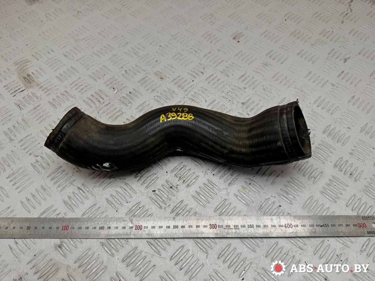 патрубок интеркулера Volvo S60 1 поколение 2003, 2.4 л., дизель, МКПП, седан, 30680218 - фото №1