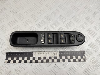 блок управления стеклоподъемниками Peugeot 207 1 поколение 2006, 1.6 л., 9HZ (DV6TED4), дизель, МКПП, хетчбэк 5 дв., 9654859977, E29775