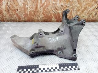кронштейн генератора Renault Laguna 2 поколение 2005, 1.8 л., бензин, МКПП, хетчбэк 5 дв., передний привод, 8200115762