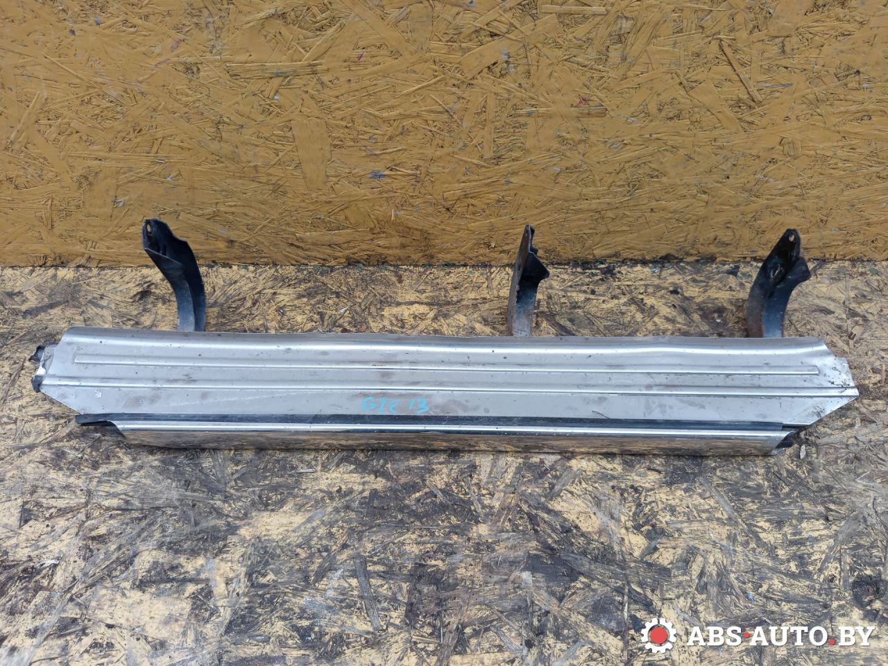 подножка Mitsubishi Pajero 3 поколение 2002, 3.2 л., дизель, МКПП, внедорожник 3 дв. - фото №1