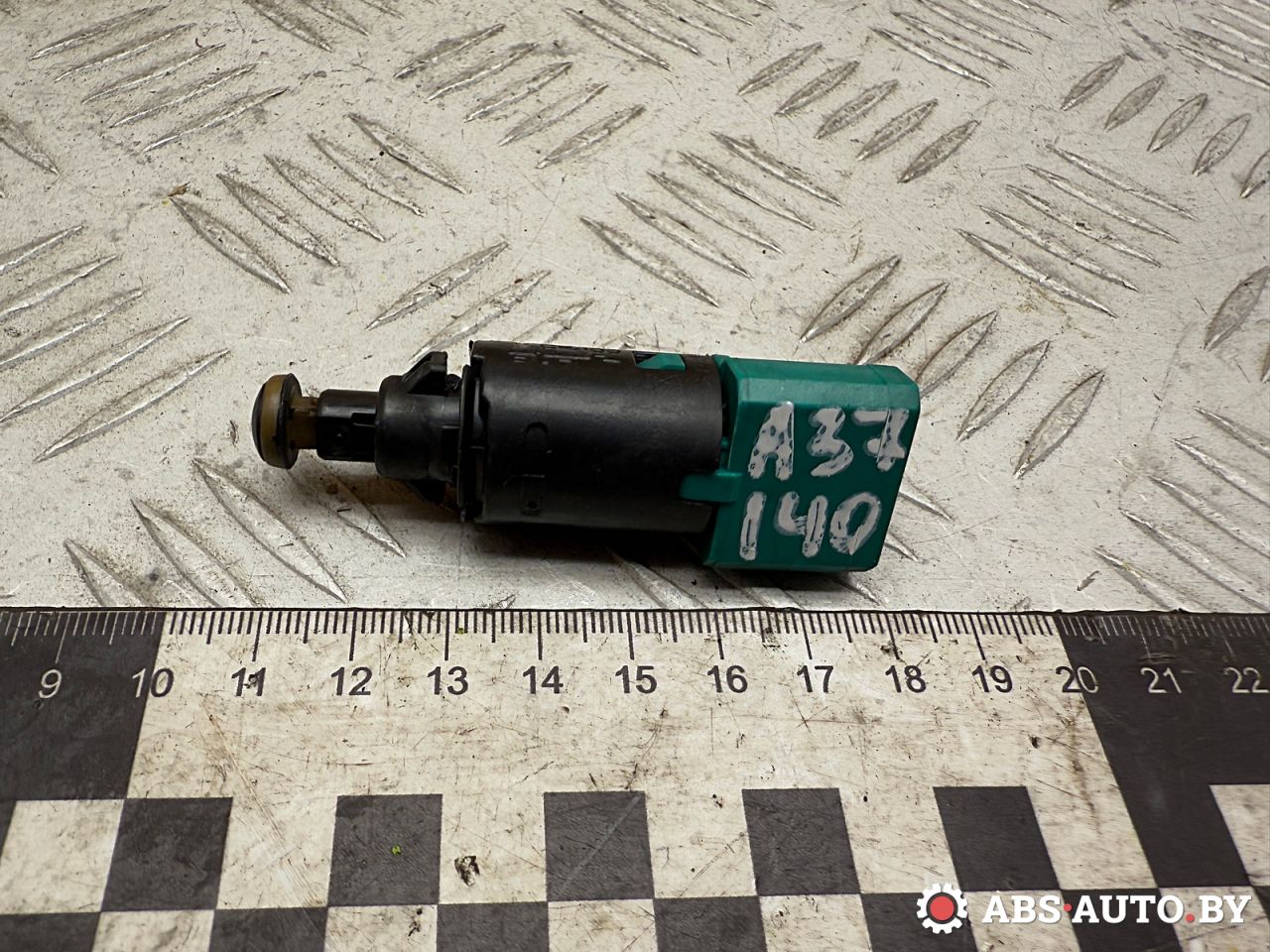 Датчик педали тормоза (лягушка) Citroen C5 2 поколение 2010, 2.0 л., RHR (DW10BTED4), дизель, МКПП, универсал, 9650688480, 1606480480, 9665602380, 453448, 453463, 453465, 9150103780 - фото №1