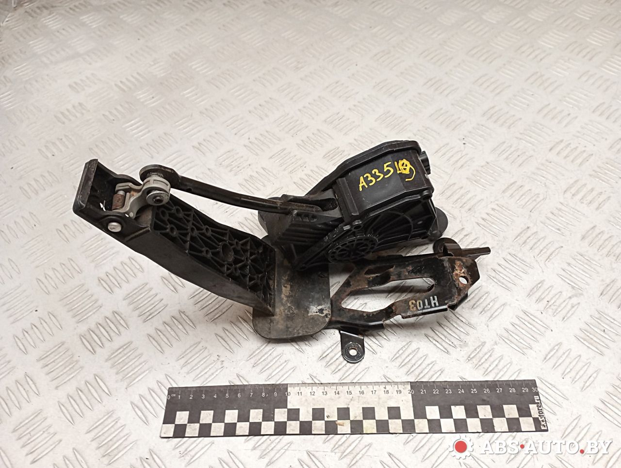 педаль Honda Civic 8 поколение 2008, 2.2 л., N22A2, дизель, МКПП, хетчбэк 5 дв., правый руль, 31311H28, 11H28 - фото №1