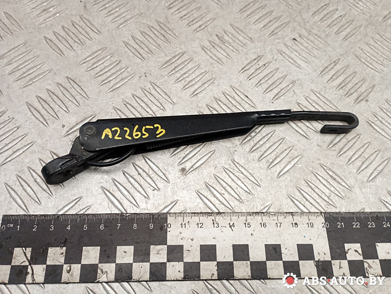 щеткодержатель задний Ford Focus 2 поколение 2005, 3M51R17526AB - фото №1