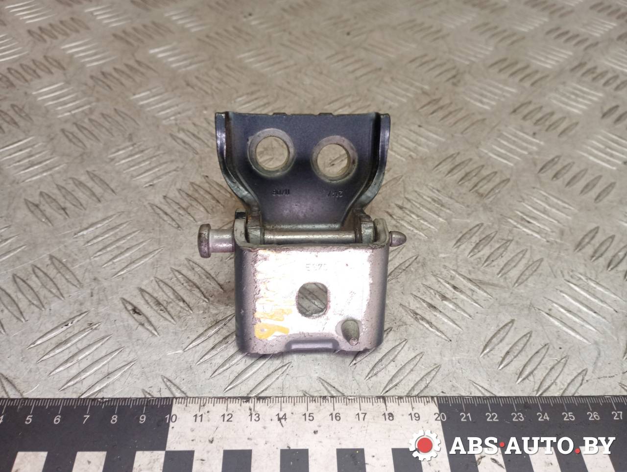 петля двери Citroen C4 1 поколение 2006, 1.6 л., бензин, МКПП - фото №1