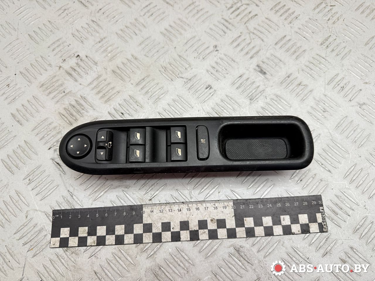 блок управления стеклоподъемниками Peugeot 407 1 поколение 2004, 2.0 л., RHR (DW10BTED4), дизель, МКПП, универсал, 96468704XT, 53269735 - фото №1