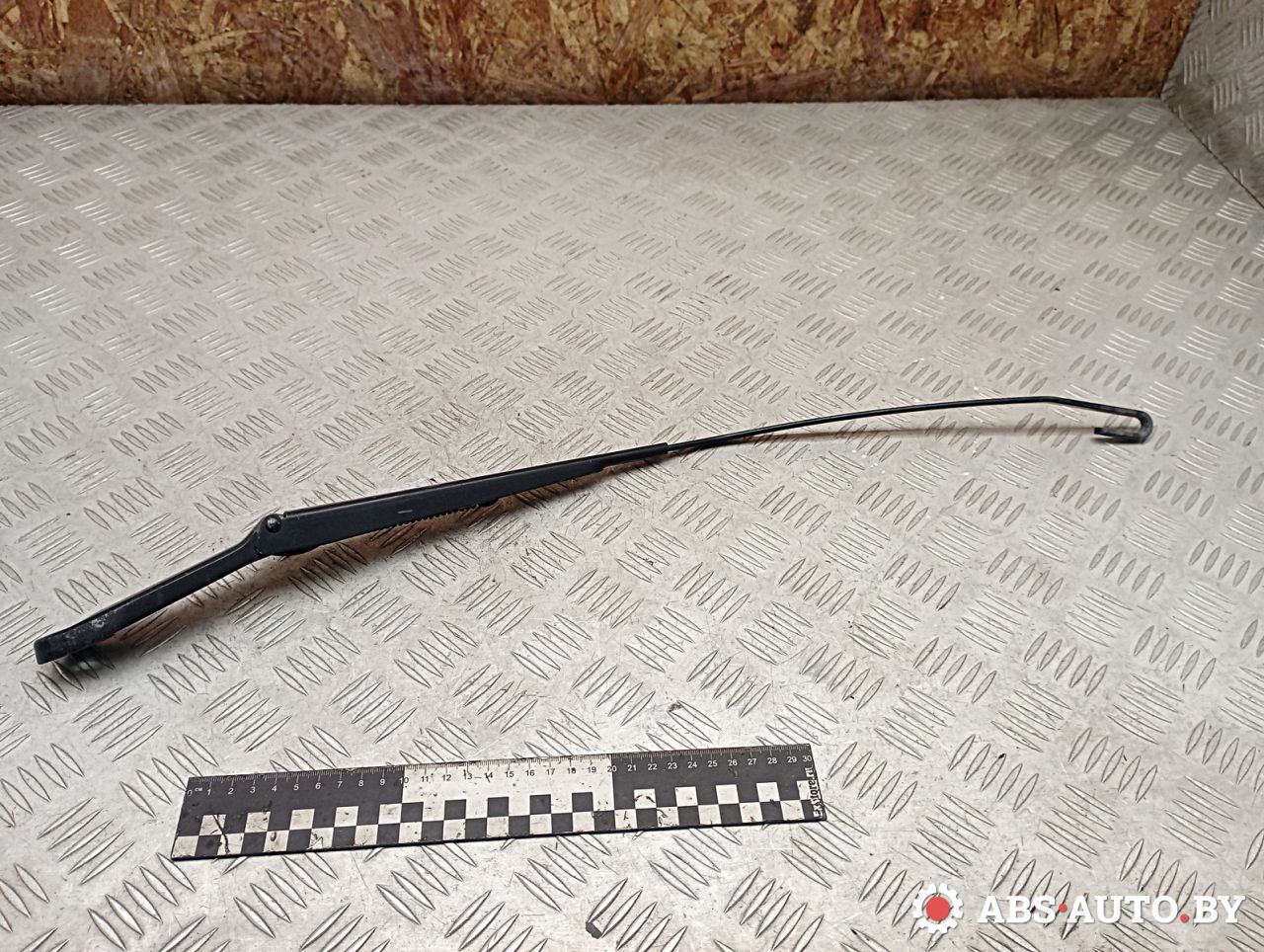 щеткодержатель (поводок стеклоочистителя, дворник) Volkswagen Transporter T5 2007, 7H1955410C - фото №1