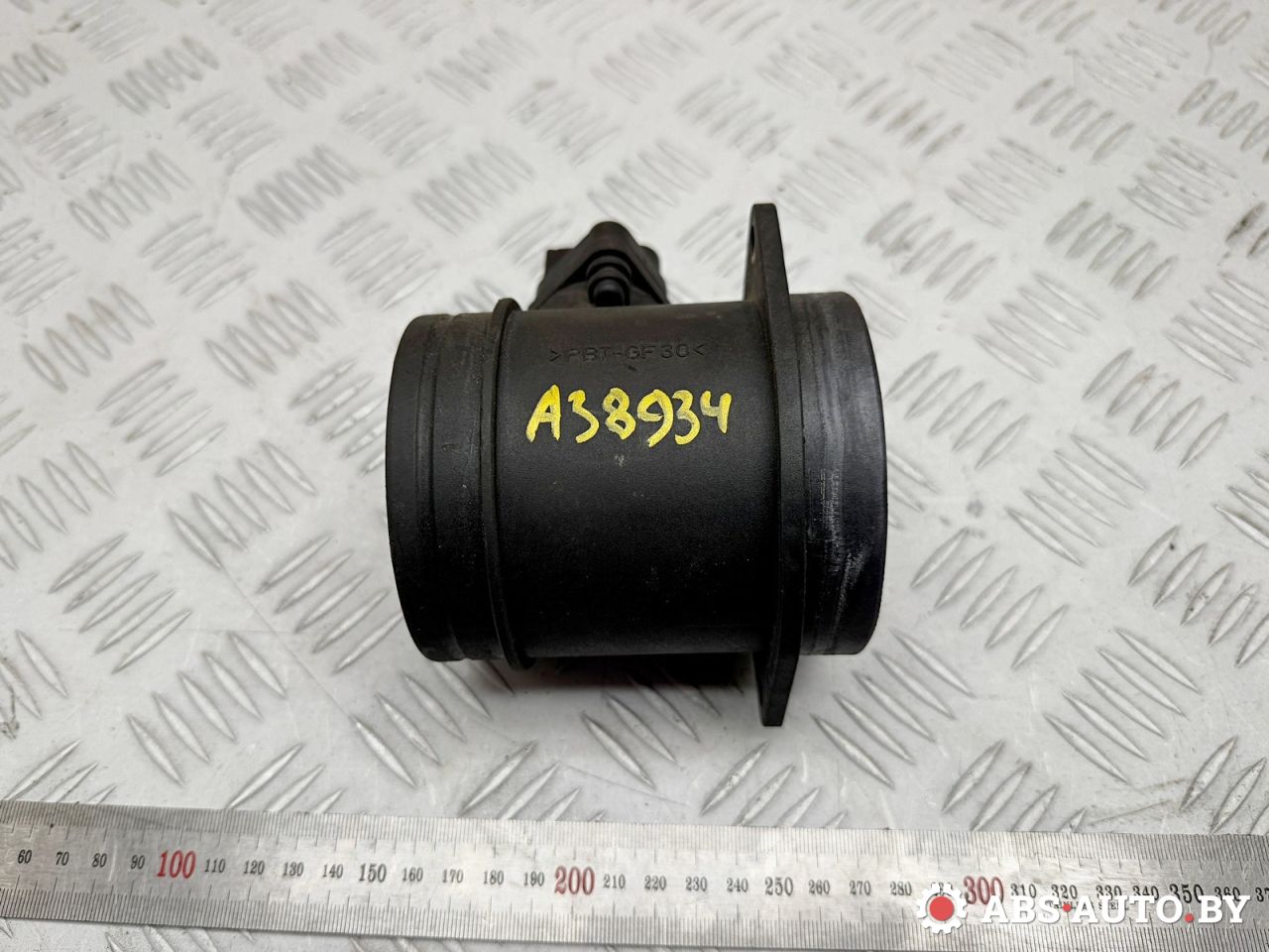 расходомер воздуха Volkswagen Phaeton 1 поколение 2006, 3.2 л., бензин, АКПП, 0280218073, 07D906461, 07D906461V, 07D906461X, 0280218074, 0280218341, 0986280222, EFM0132RL, MAB132, FB0132A, FB0132W, 210N10129Z - фото №1