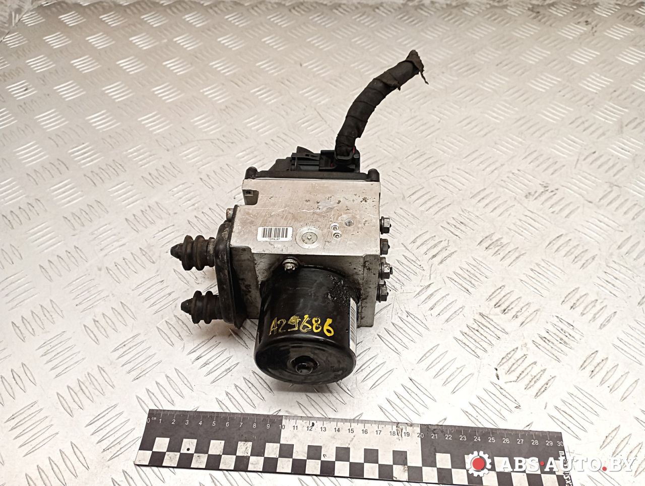 блок ABS Volkswagen Passat B6 2009, 2.0 л., дизель, МКПП, универсал, 3C0614109P, 16705905 - фото №1