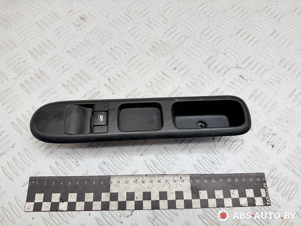 кнопка стеклоподъемника двери Peugeot 3008 1 поколение 2012, 1.6 л., 9HR (DV6C), дизель, робот, 96650618ZD, 96662297ZD - фото №1