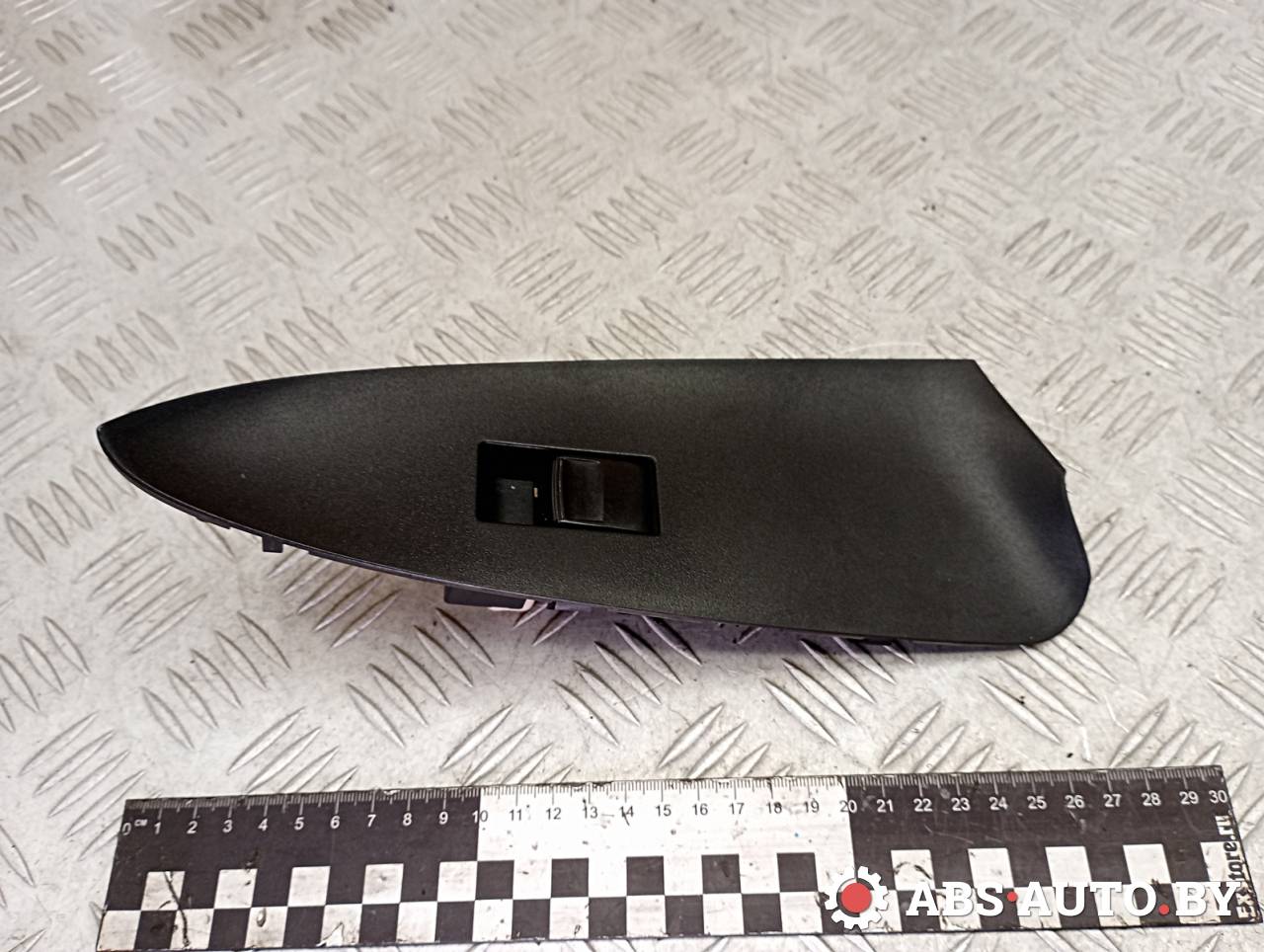 кнопка стеклоподъемника двери Toyota RAV4 3 поколение (XA30) 2008, 2.2 л., D-4D, 2AD-FTV, дизель, МКПП, внедорожник 5 дв., 7423142090 - фото №1