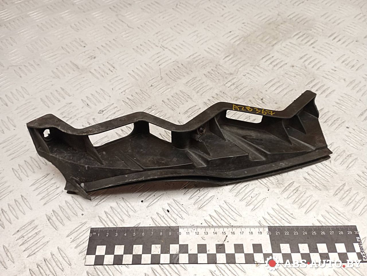 Крепление бампера переднего Volkswagen Passat B6 2007, 2.0 л., дизель, АКПП, универсал, 3C0807889A - фото №1