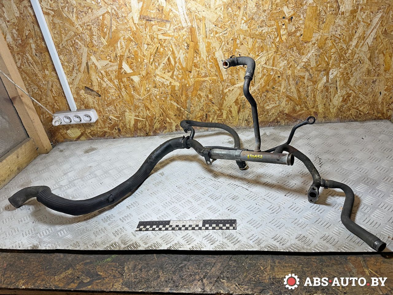 трубка охлаждающей жидкости Volvo S60 1 поколение 2003, 2.4 л., дизель, МКПП, седан - фото №1