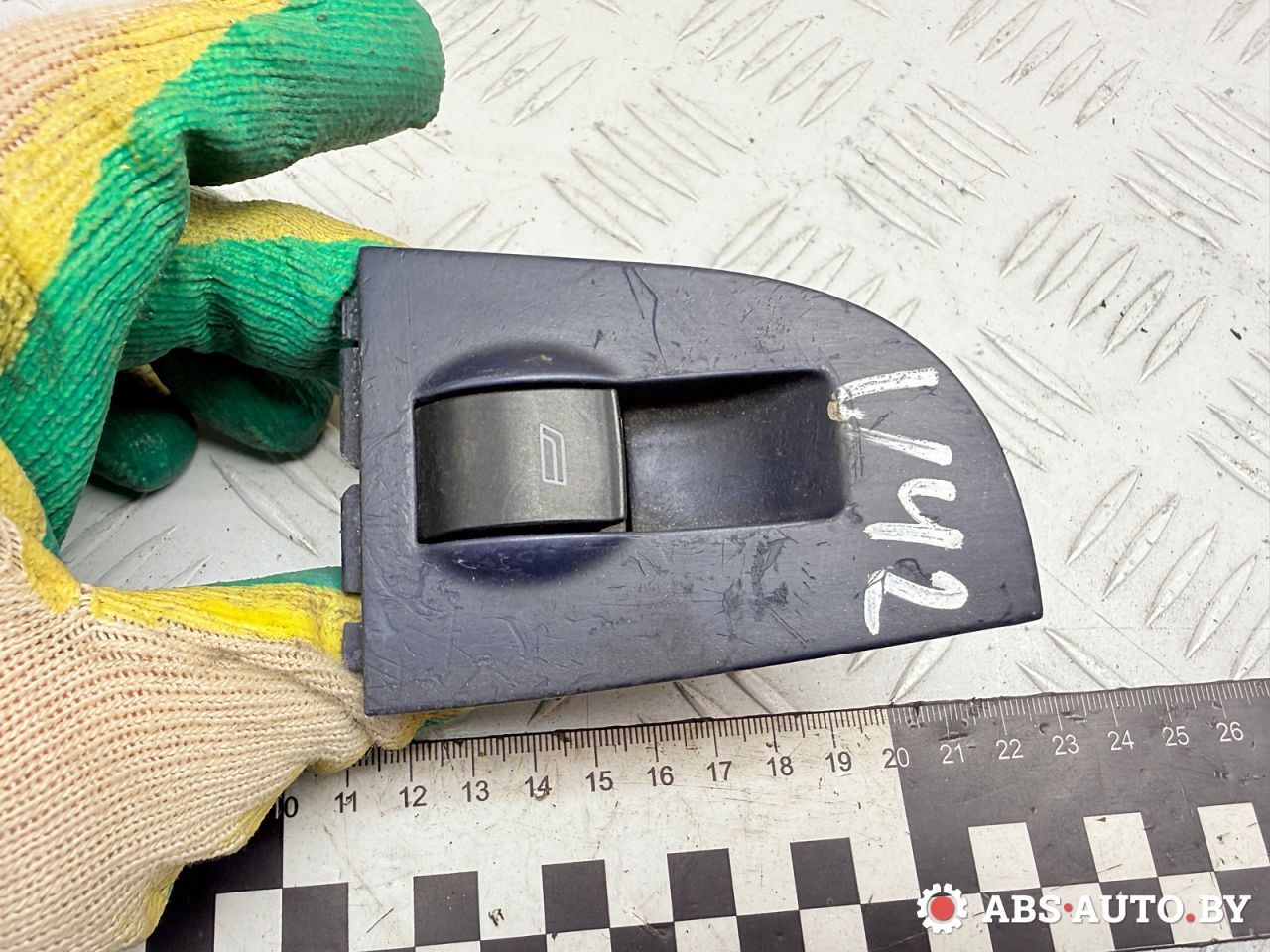 кнопка стеклоподъемника двери задней правой Audi A6 4B/C5 1997, 1.9 л., AFN, дизель, МКПП, седан, 4B0959855, 4B0959522 - фото №1