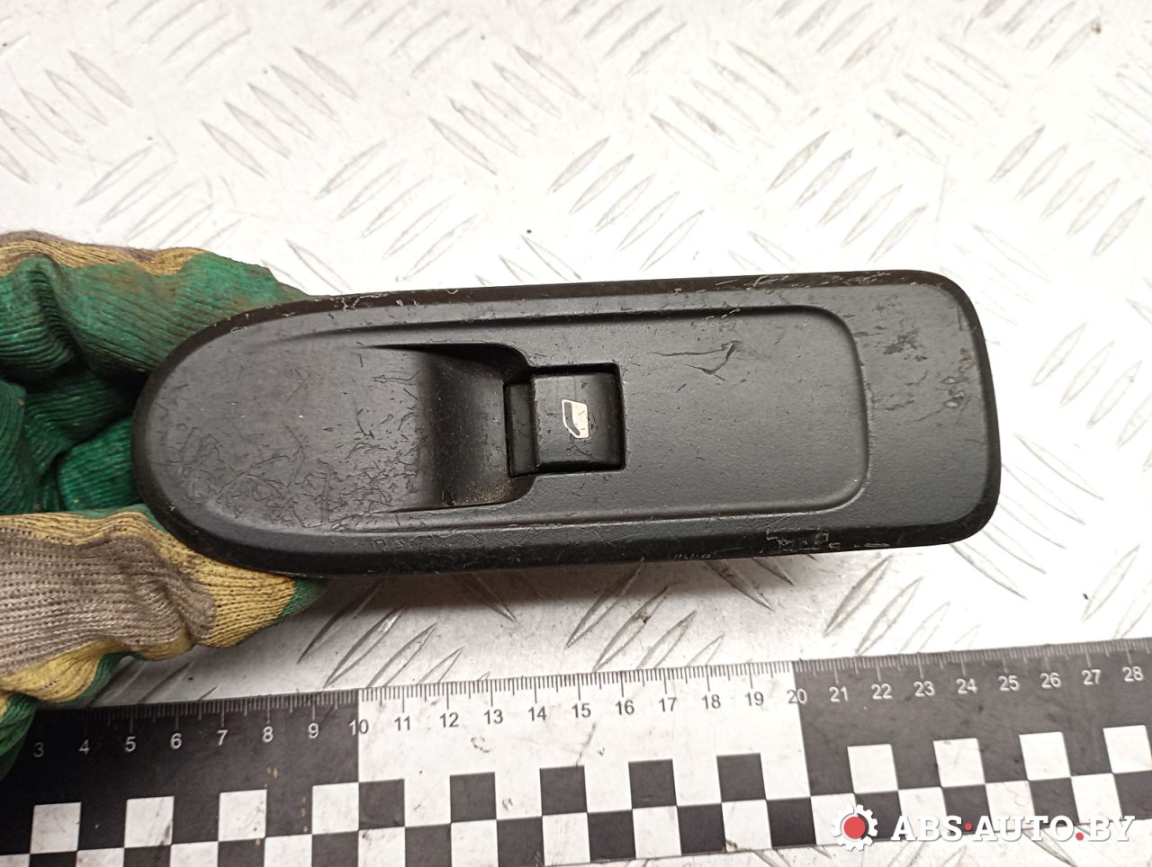 кнопка стеклоподъемника двери Peugeot 308 T7 2010, 1.6 л., 9HV (DV6ATED4), дизель, МКПП, 53269801, 96565184XT - фото №1