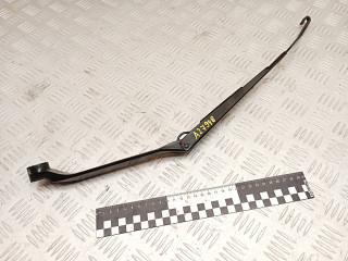 щеткодержатель (поводок стеклоочистителя, дворник) Toyota RAV4 2 поколение (XA20) 2003, 2.0 л., 1CD-FTV, дизель, МКПП, внедорожник 5 дв., LP1491