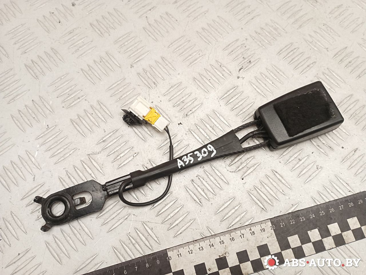 замок ремня безопасности Peugeot 5008 1 поколение 2013, 1.6 л., дизель, робот, правый руль, 34039720A, 34039709, 9681989580 - фото №1