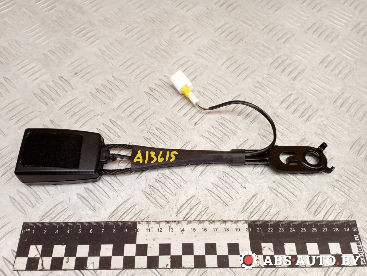 замок ремня безопасности Peugeot 5008 1 поколение 2011, 1.6 л., дизель, МКПП, передний привод, 34039720A, 34039709, 9681989580 - фото №1