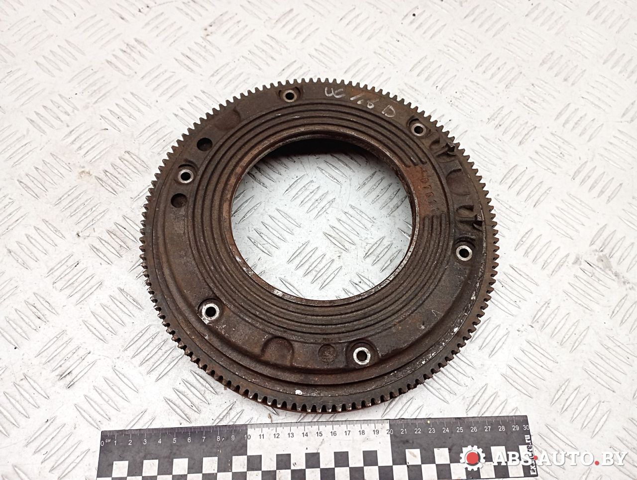 маховик Volkswagen Golf 2 поколение 1989, 1.6 л., дизель, 067105273B - фото №1