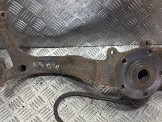 ступица передняя левая Audi A4 B5 1999, 8D0487257