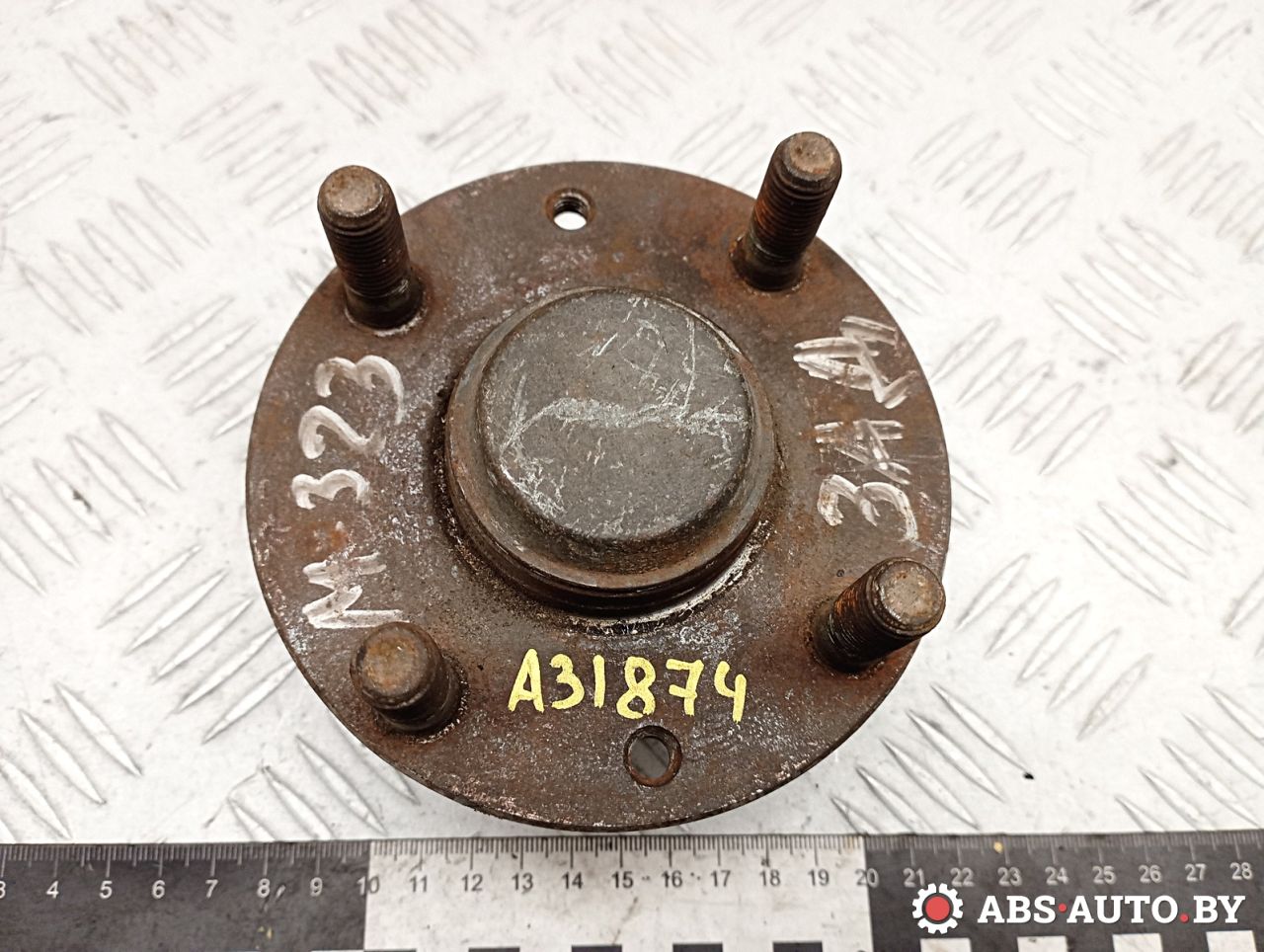 ступица задняя Mazda 323 5 поколение 1995, 1.5 л., бензин - фото №1