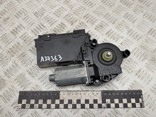 моторчик стеклоподъемника передний правый Volkswagen Touareg 1 поколение 2006, 2.5 л., BAC, дизель, МКПП, внедорожник 5 дв., 7L0959702G, 3D1959792E, 0130821765