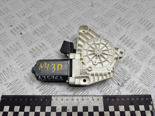 моторчик стеклоподъемника задний правый Mercedes-Benz A W169 2 поколение (2004-2008) 2008, 2.0 л., OM 640.942, дизель, МКПП, хетчбэк 5 дв., правый руль, A1698204642, 996147102, 7746013302