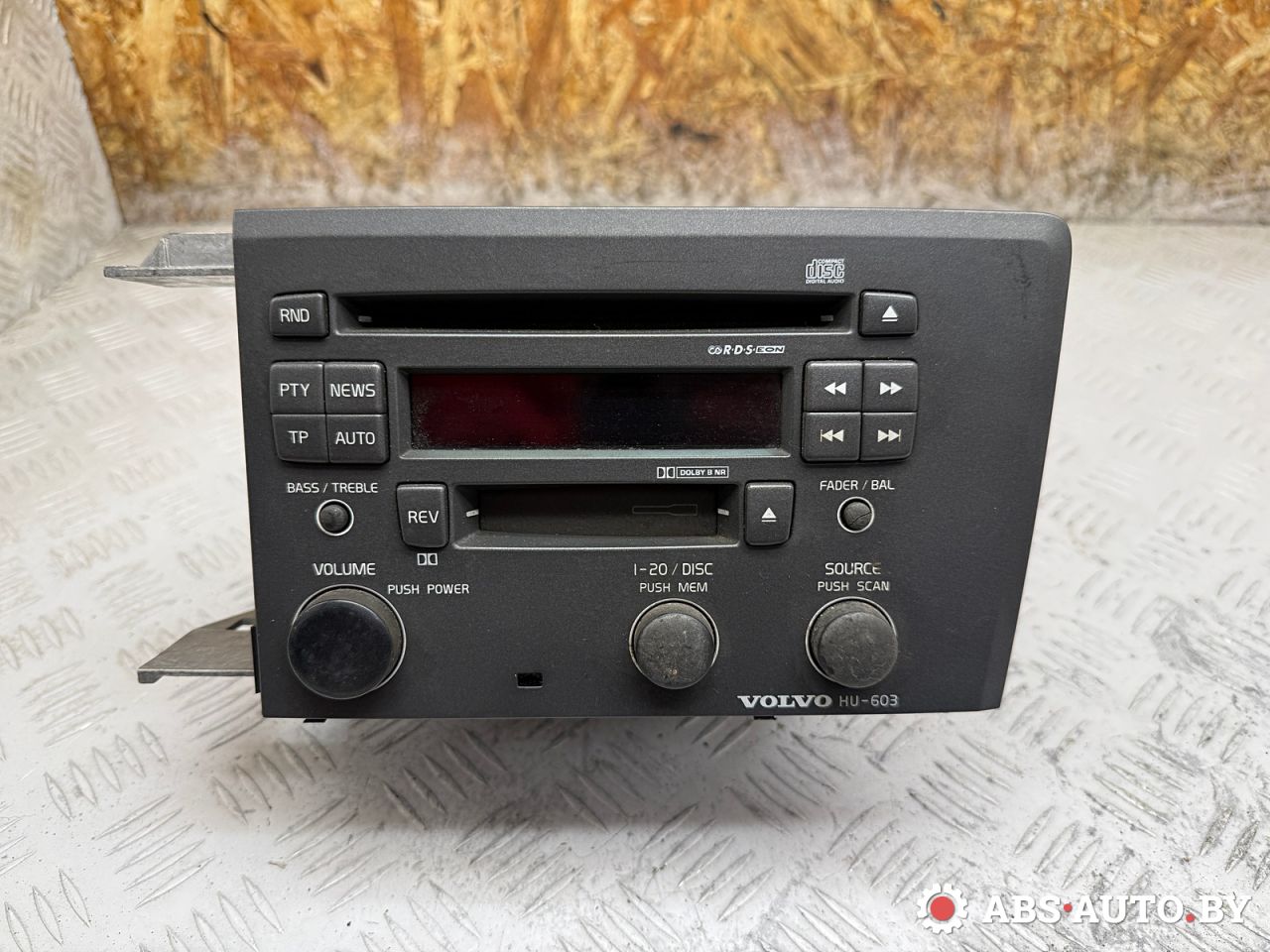 магнитола Volvo S60 1 поколение 2003, 2.4 л., дизель, МКПП, седан, 8651152 - фото №1